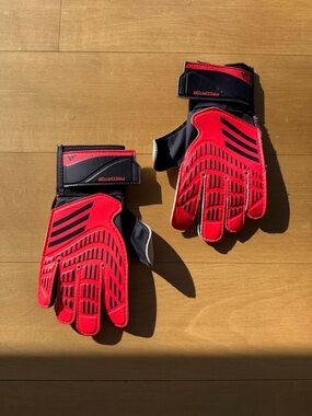 adidas bright coral red and and Black Predator Goalkeeper Gloves -
Kids 5